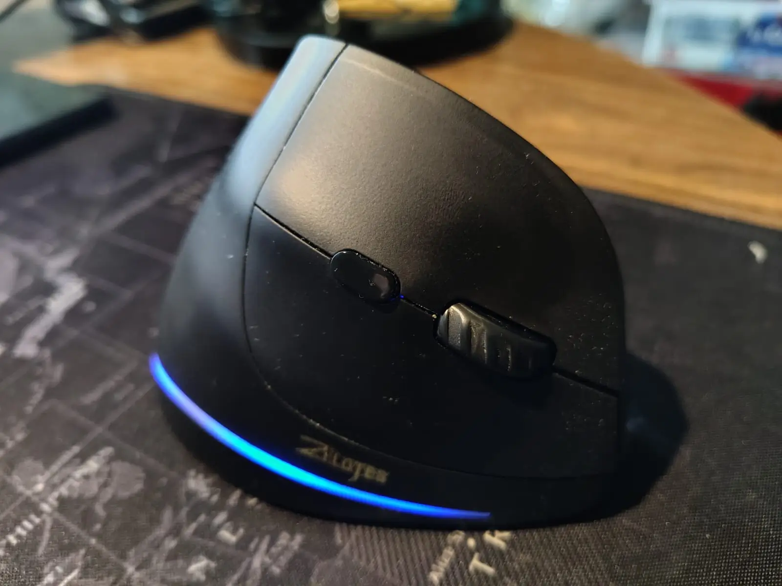 ratón inalámbrico ergonómico