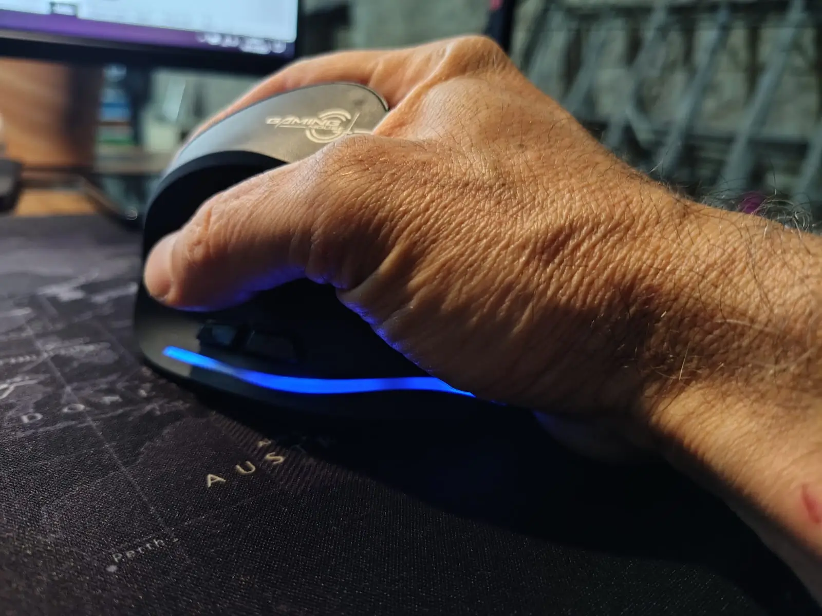ratón inalámbrico ergonómico